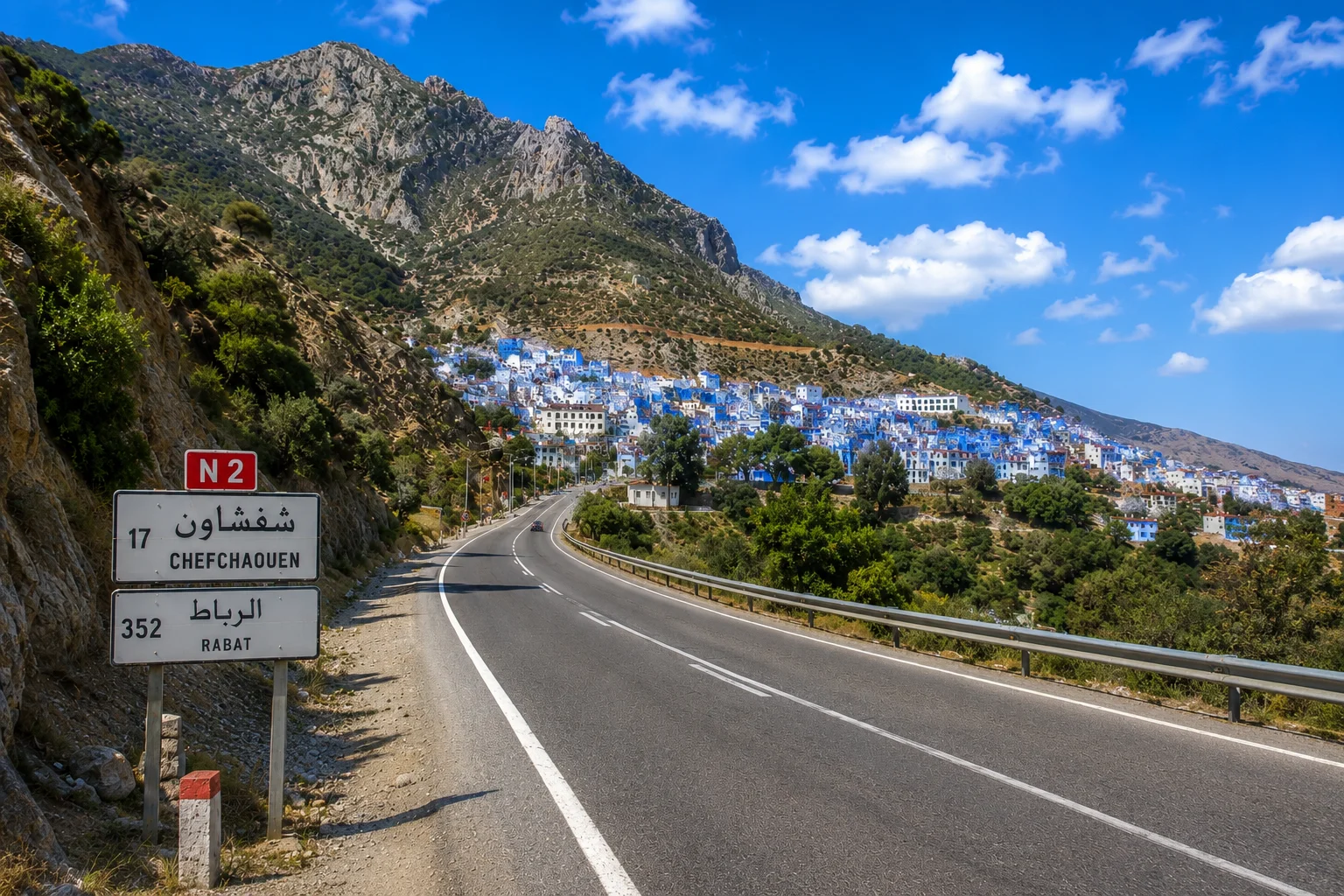 Route nationale au nord du Maroc, conduite avec le code de la route marocain